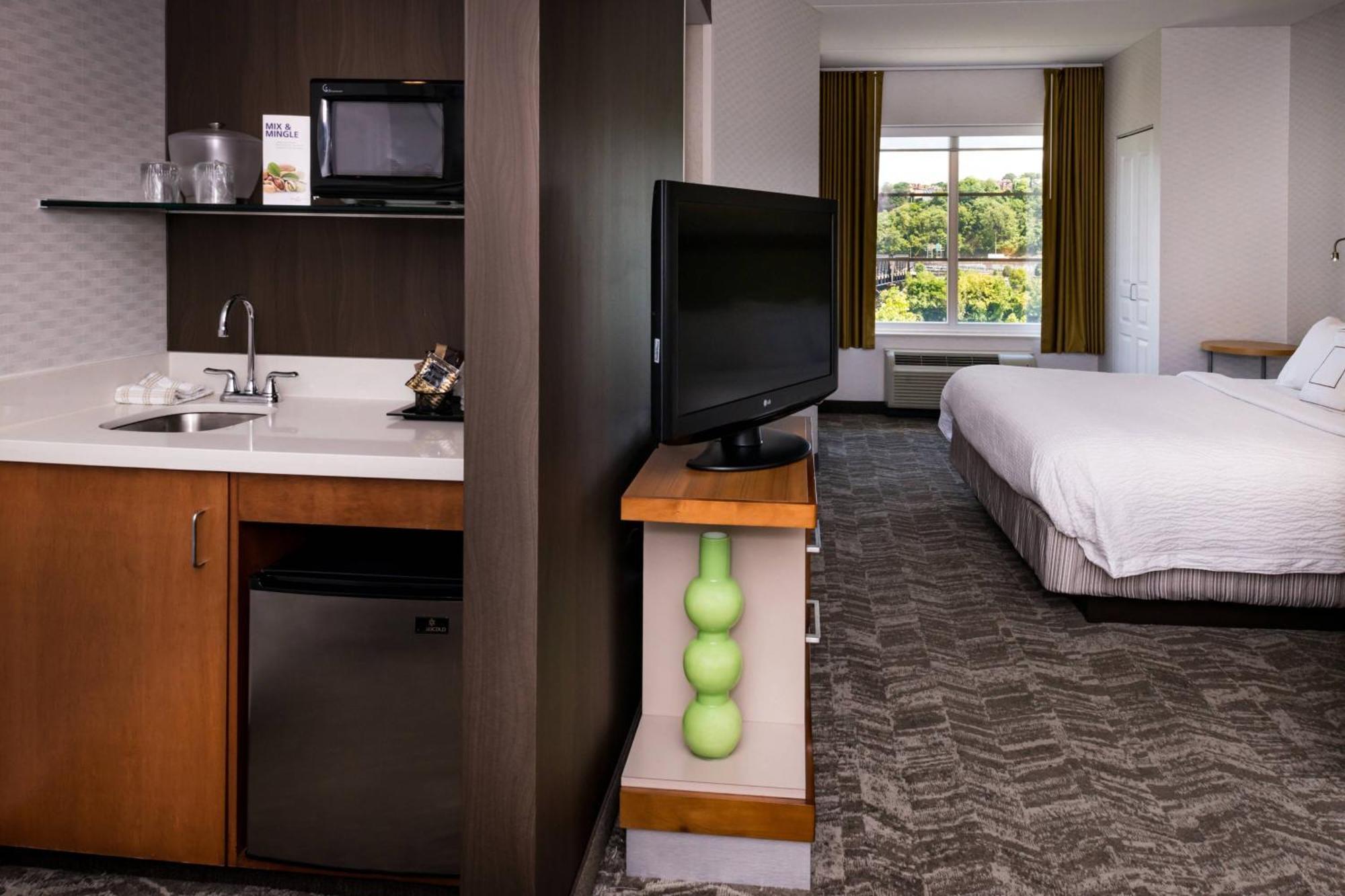 Springhill Suites Pittsburgh Southside Works Exterior photo